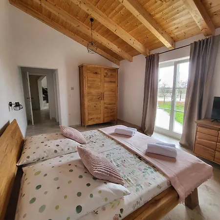 Вилла In Kavran