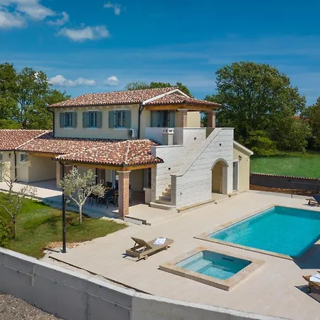 Villa In Kavran