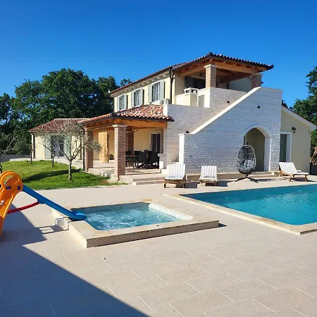 In Villa Kavran